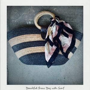 Beautiful Straw Bag with Velcro Cosure